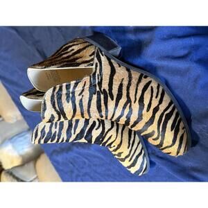 Women’s size 6.5M Coconuts by Matisse Tiger Print Ankle Boots